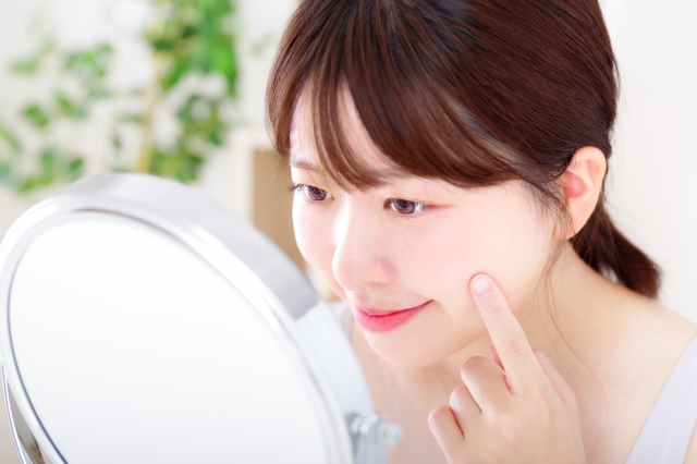 肌が綺麗な女性