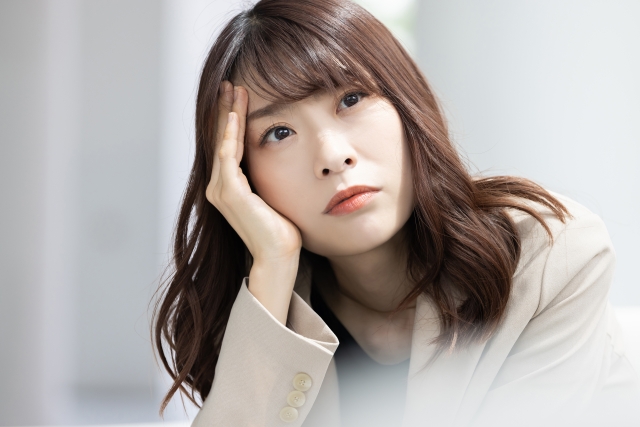 ほくろを気にする女性