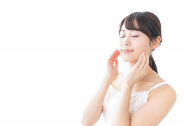 肌の綺麗な女性