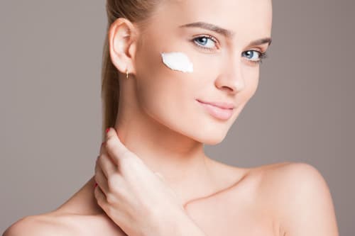 乾燥肌の改善にヘパリン類似物質を活用しよう