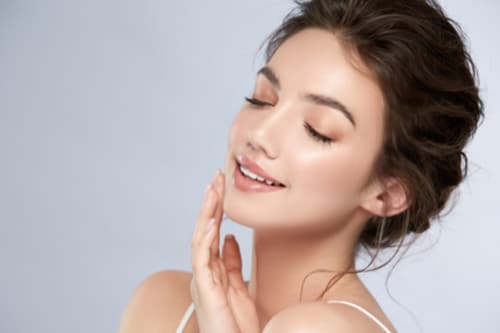 あごのたるみが気になる方必見！あごをシャープにする方法