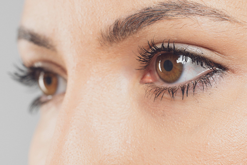 奥目がどうしても気になる人は美容整形外科へ相談を