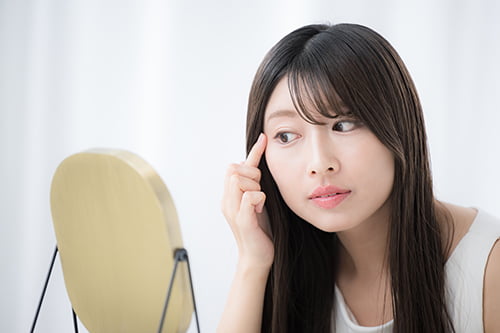 目元のシワ改善に効果的なエイジングケア