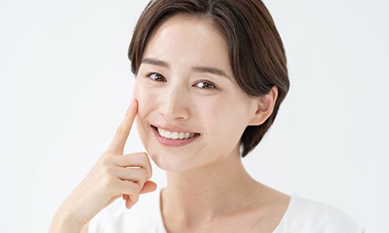 クマ取りのダウンタイムの不安を解消して美しい目元をキープしよう