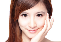 生まれつき二重の方と同じまぶたに！