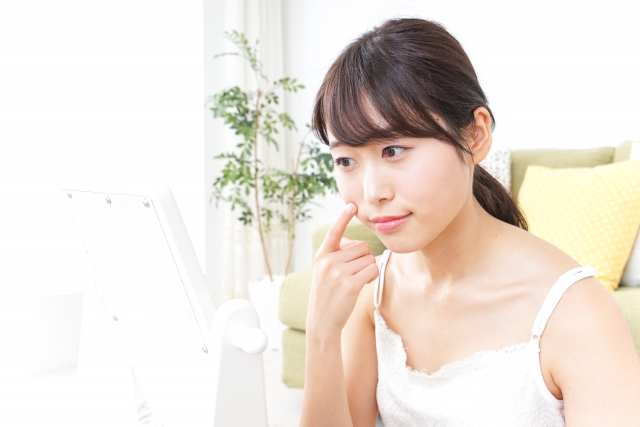 ほくろ除去は痛い？施術ごとの違い